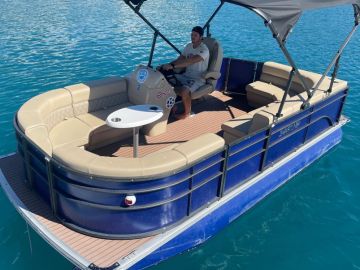 🌊 Nouveau à Port Camargue! 🌞

Vivez l'aventure maritime sans permis! 

Notre bateau unique en Méditerranée est prêt à accueillir jusqu'à 9 personnes pour une...